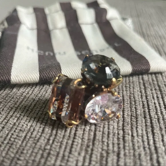 Henri Bendel ironic ring with dust bag - Picture 5 of 5